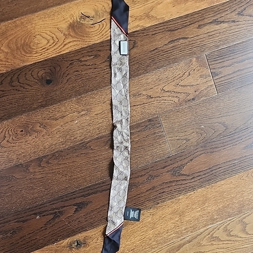 GUCCI Brown GOLD Patterned BEE Design Scarf